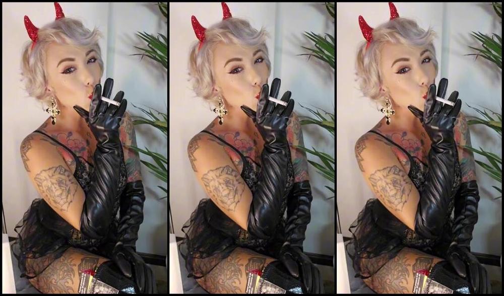 Queen Kinkerbell Nicknamed Kinkerbell23 Onlyfans Getting Into The Festive Spirit Ill Be Uploading More Halloween Themed Videos As Soon As