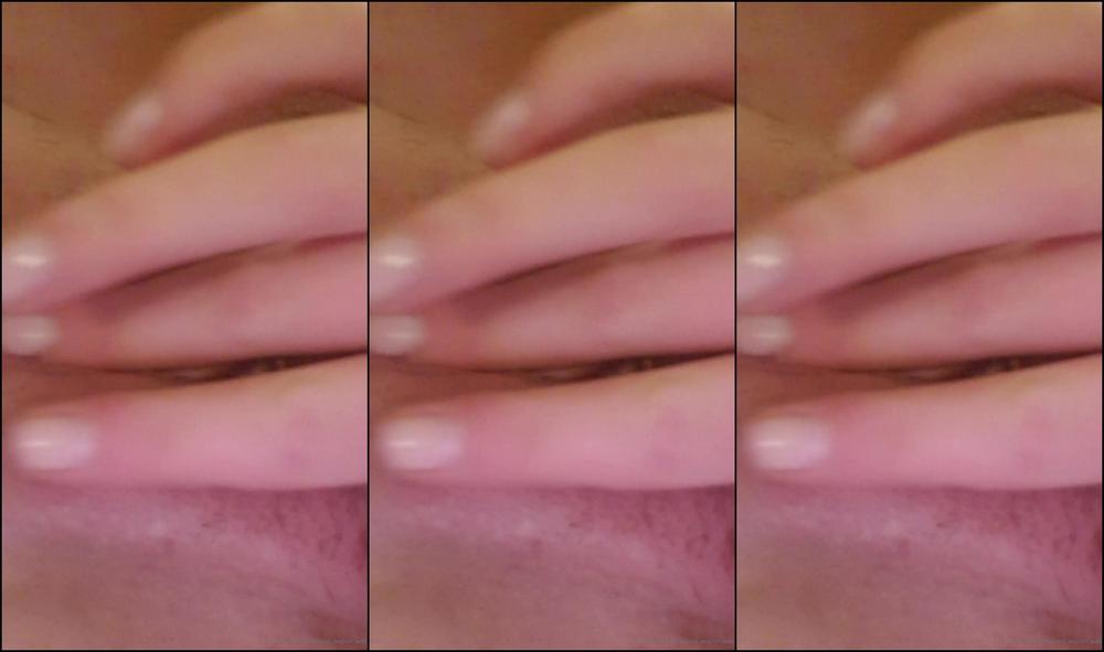 Bored English Wife Coming Home From A Run And Being Messaged By A Bi Girl Friend Who Wants To See Me This Wee