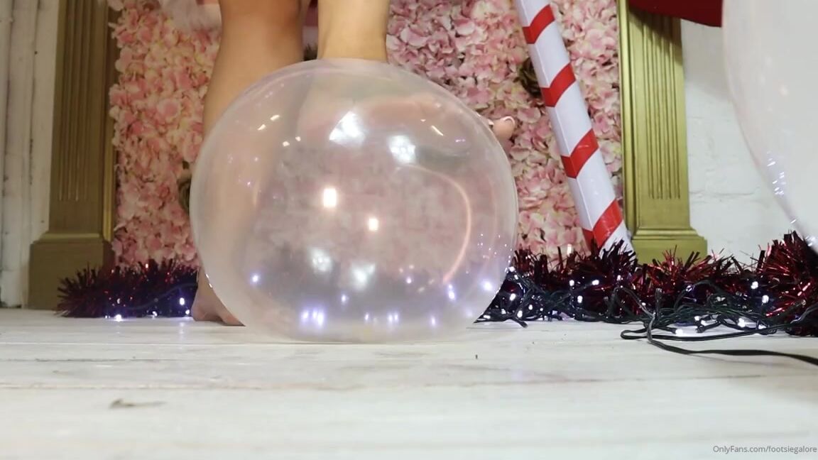 Footsiegalore Onlyfans Xmas Barefoot Balloon Popping Fun Wasn T Easy To Pop This One
