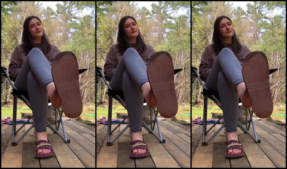 Delilah Nicknamed Footiesfeets Onlyfans Sandal Pop Dangle