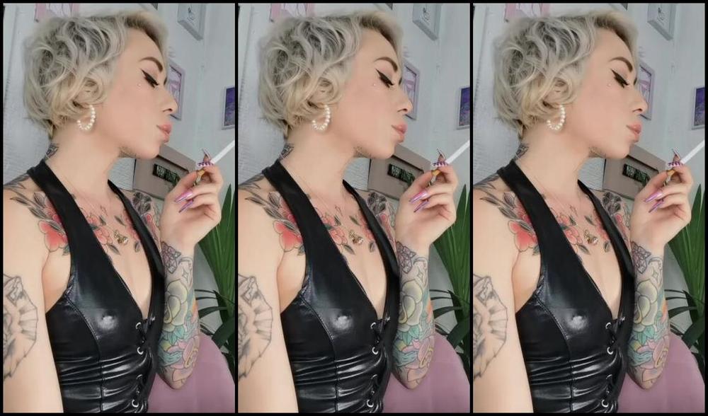 Queen Kinkerbell Nicknamed Kinkerbell23 Onlyfans A Little Side View Action Here For You All Embracing The Natural Hair And Enjoying