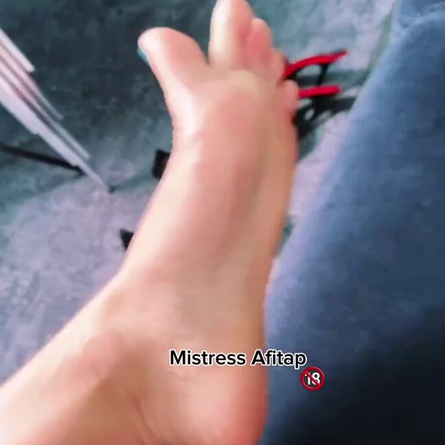 Hulya Cengiz Aka Hulyacengiz 09 13 2024 Onlyfans Video Do You Want To Worship My Feet I Knowp