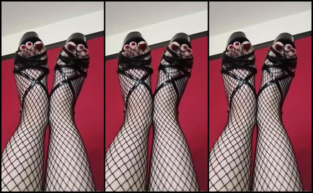 Lady Onyx Onlyfans What Do You Like Most About This Clip The Shoes The Feet The Fishnets 6