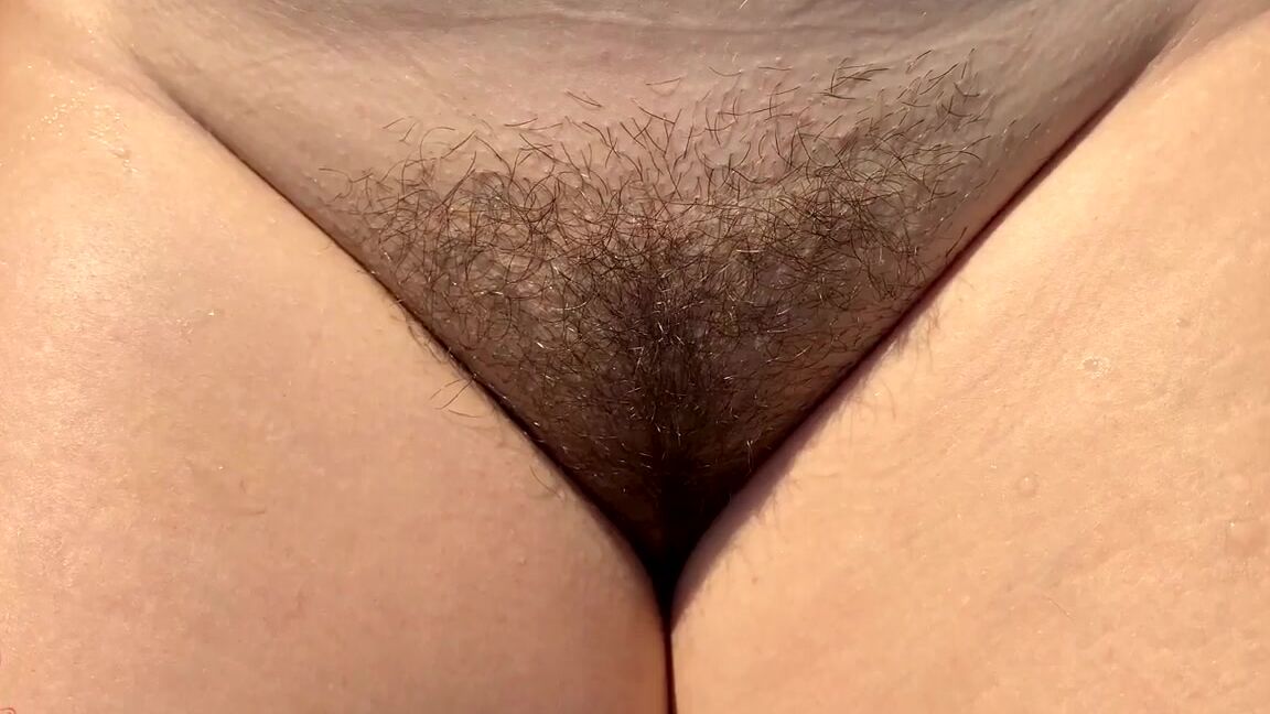 twopeacockprod-07-05-2021-2099207827-furry-floatie