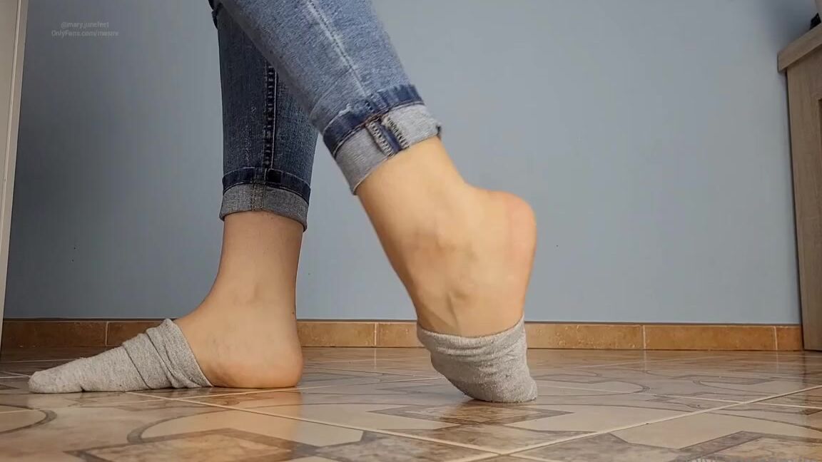 Masmr Onlyfans 1July Socks Halfway Off Grey Ankle Socks Halfway Onoff Teasing Casual Walking Doing My Stuffs