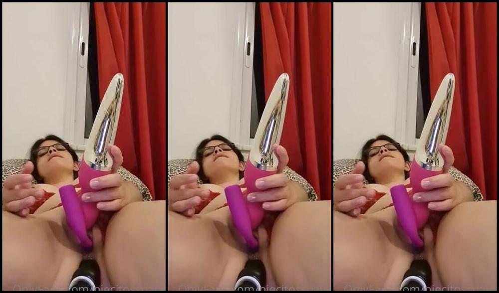 Piecitossuaves Nicknamed Piecitossuaves Onlyfans Jugando Un Poquito