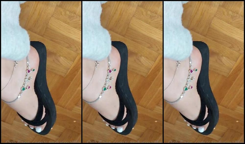 Mica Sandy Nicknamed Sandysmallfeet Onlyfans Here Is A Casual Shoe Dangling Video In My New Flip Flops Im Talking About