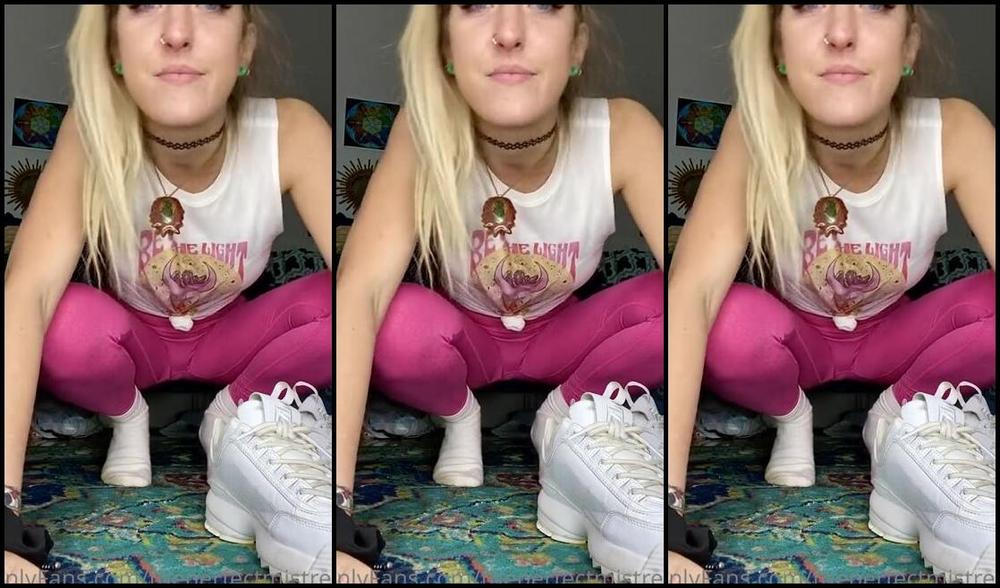 Theperfectmistress Onlyfans Just Got Home From The Gym Watch Me Take Off These Sweaty Smelly Socksp