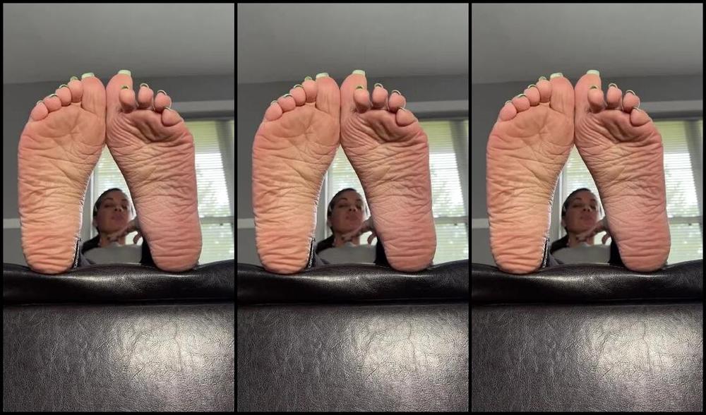 Deedeericanfeet 04 01 2024 Onlyfans Video As Requested Some Sexy Wrinkly Dry Semi Dirty Soles