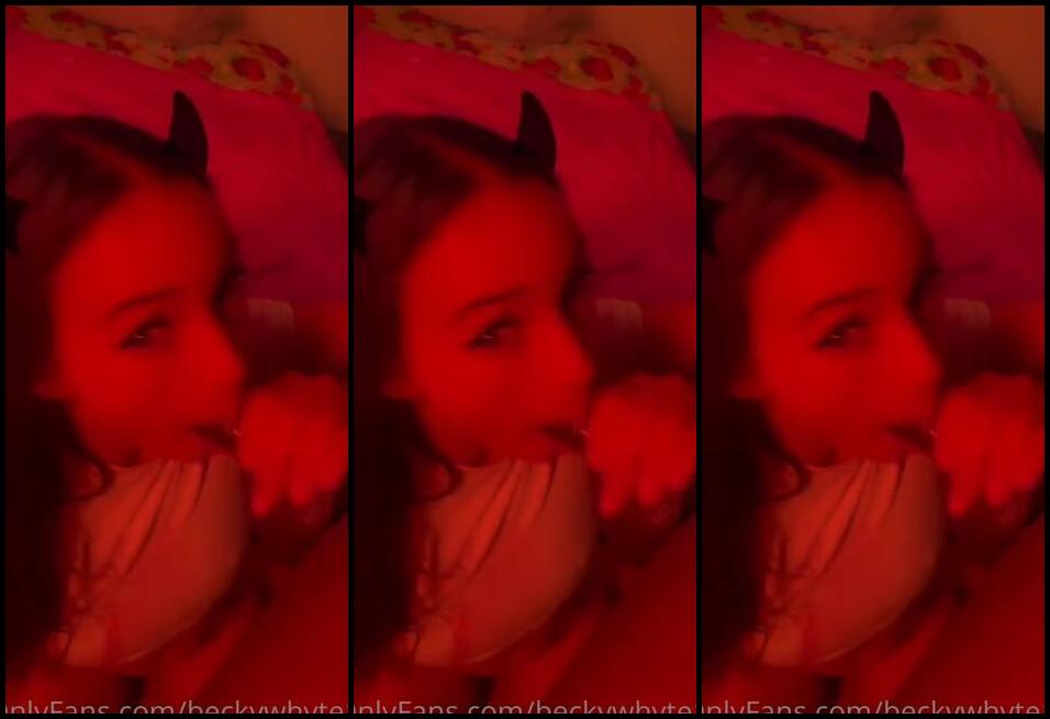 Beckywhyte Nicknamed Beckywhyte15 08 27 2022 Onlyfans Video Subscriber Bonus Snapchat Oral Creampie 3 Of 7