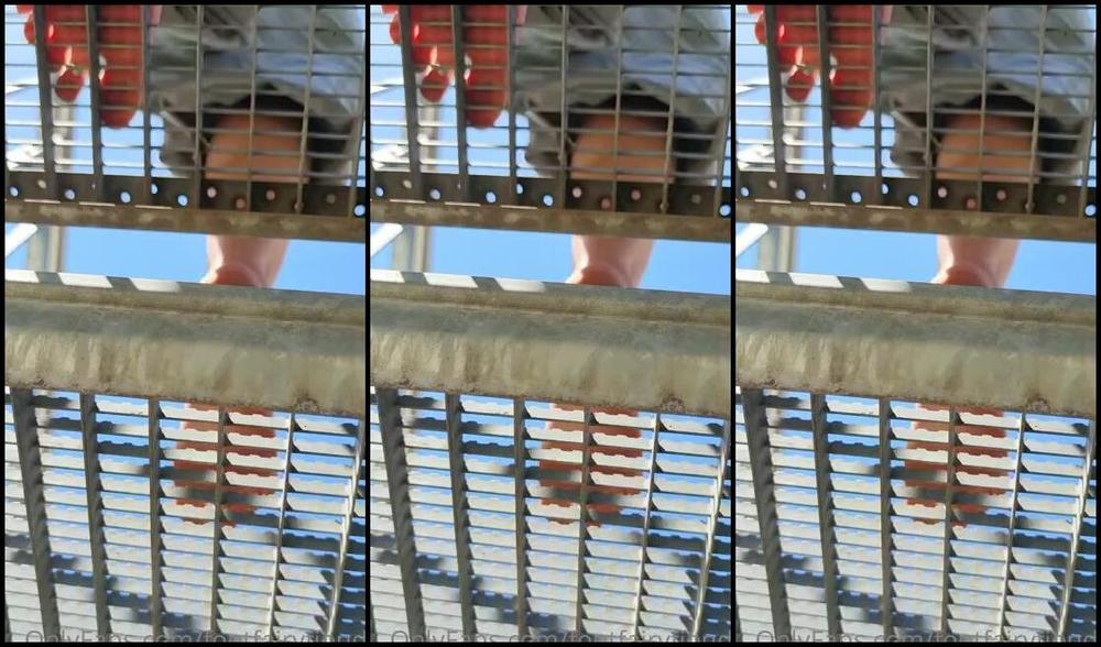 Freakyfjondaxxx Onlyfans Sneaky You Hiding Under The Stairs Aiaiai