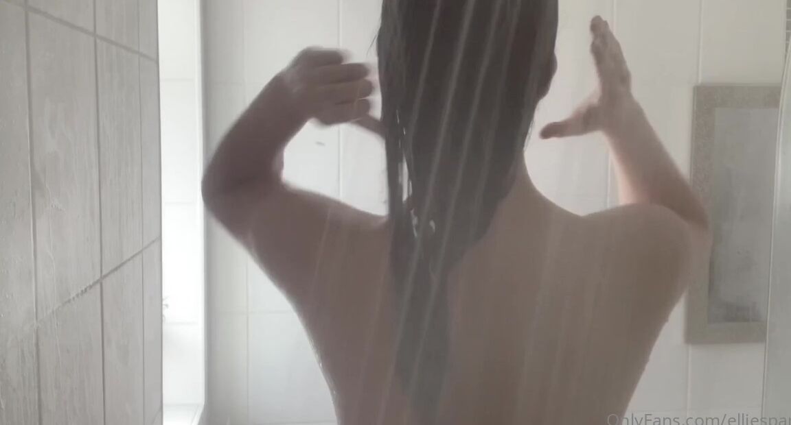 Elliespanties Watch Me Wash My Hair And Body Running My Fingers