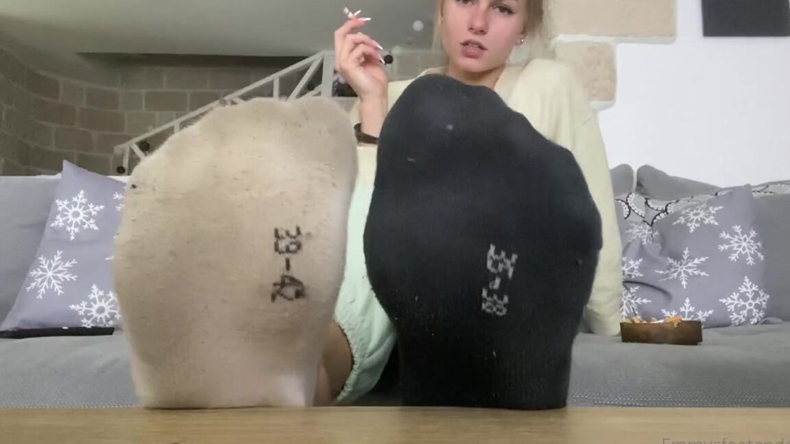 Emmysfeetandsocks Aka Emmyfeetandsocks Onlyfans Enjoy The View After A Really Hard Day Btw This Was Day Tenp