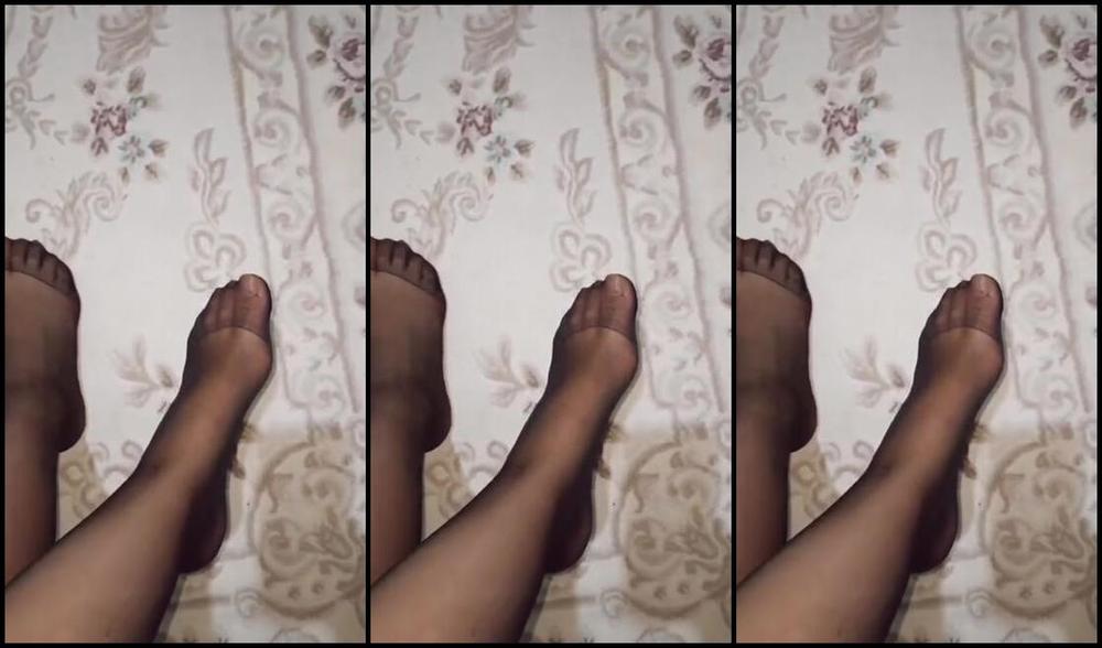 Mistresselif Onlyfans Ayaklarmn Altnda Elin Ayan Bal Bir Klesin Ve Sahiben Sana Istedii Hereyi Yapar Sz Hakkn