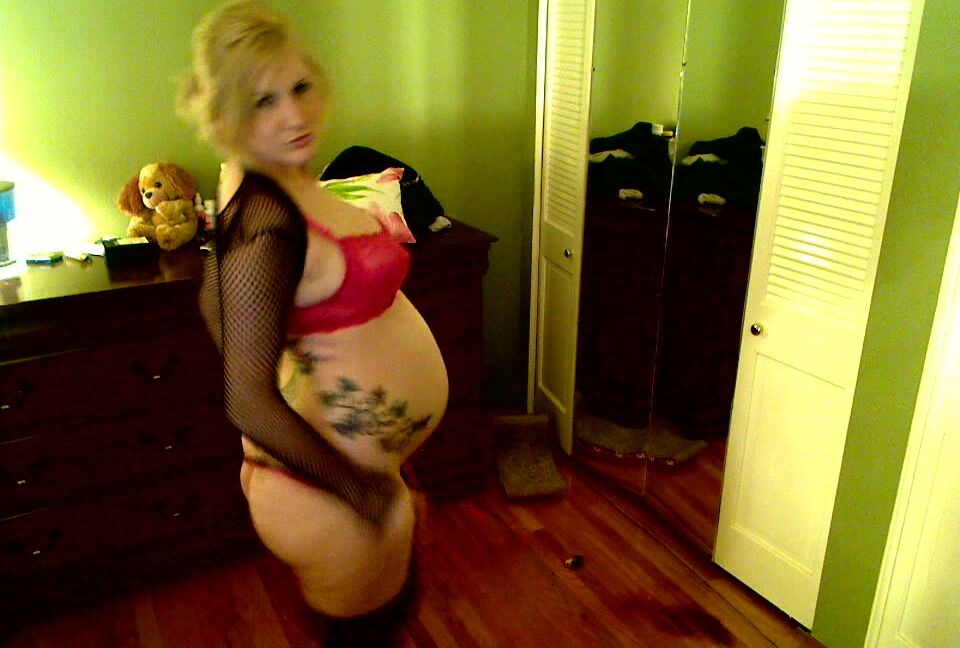 "Kelly Payne" 18and19yrsold, fishnets, lacelingerie, pregnant, striptease Pregnant Strip tease to Closer manyvids