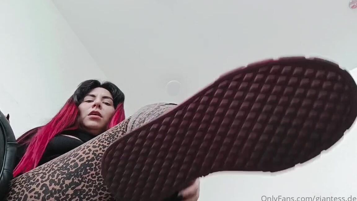 Giantess Debora Nicknamed Giantess Debora Onlyfans Omg Я Открыла Ваш Гигантский Фетиш И Решила Сделать Вашу Фантазию Истинной Полной Видео Dp