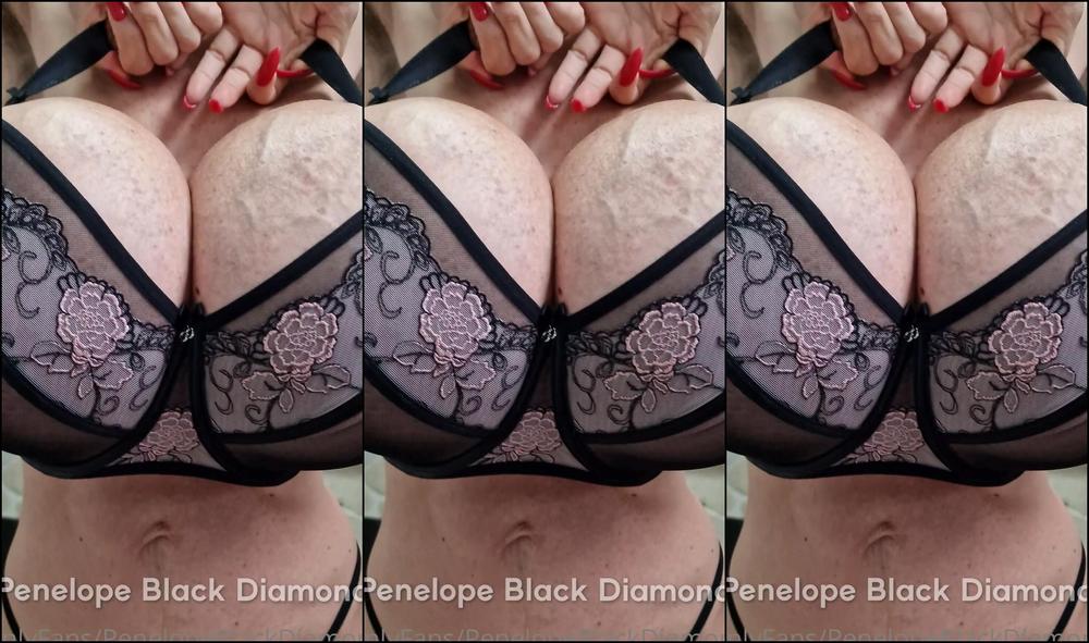 Penelopeblackdiamond Penelope Black Diamond Aka Bigbustystar Presents Her Huge Tits