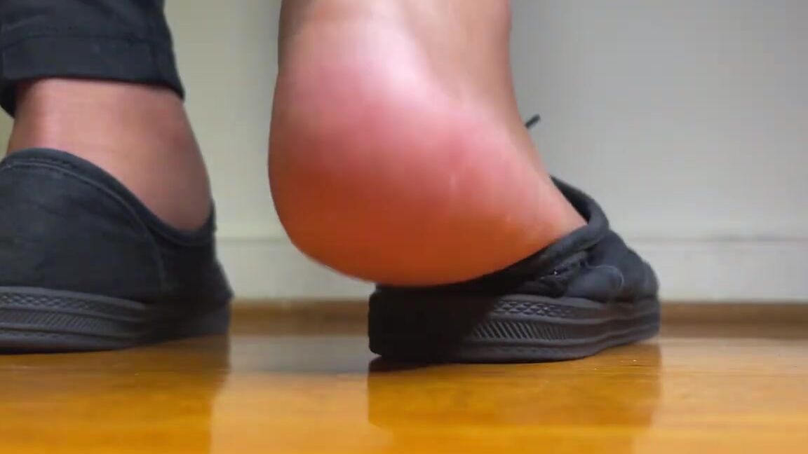 Feet, Foot Fetish, Ebony Foot Fetish, Dirty Feet, Soles ebony giantess exposes her stinky feet ManyVids