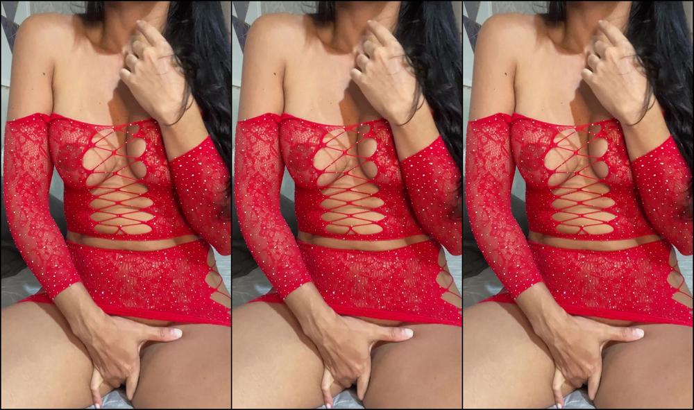 Sexycarol 3429988228 08 05 2024 Imagine My Pussy Sliding Like This On Your Cock Look How My Clit Is Super Hard