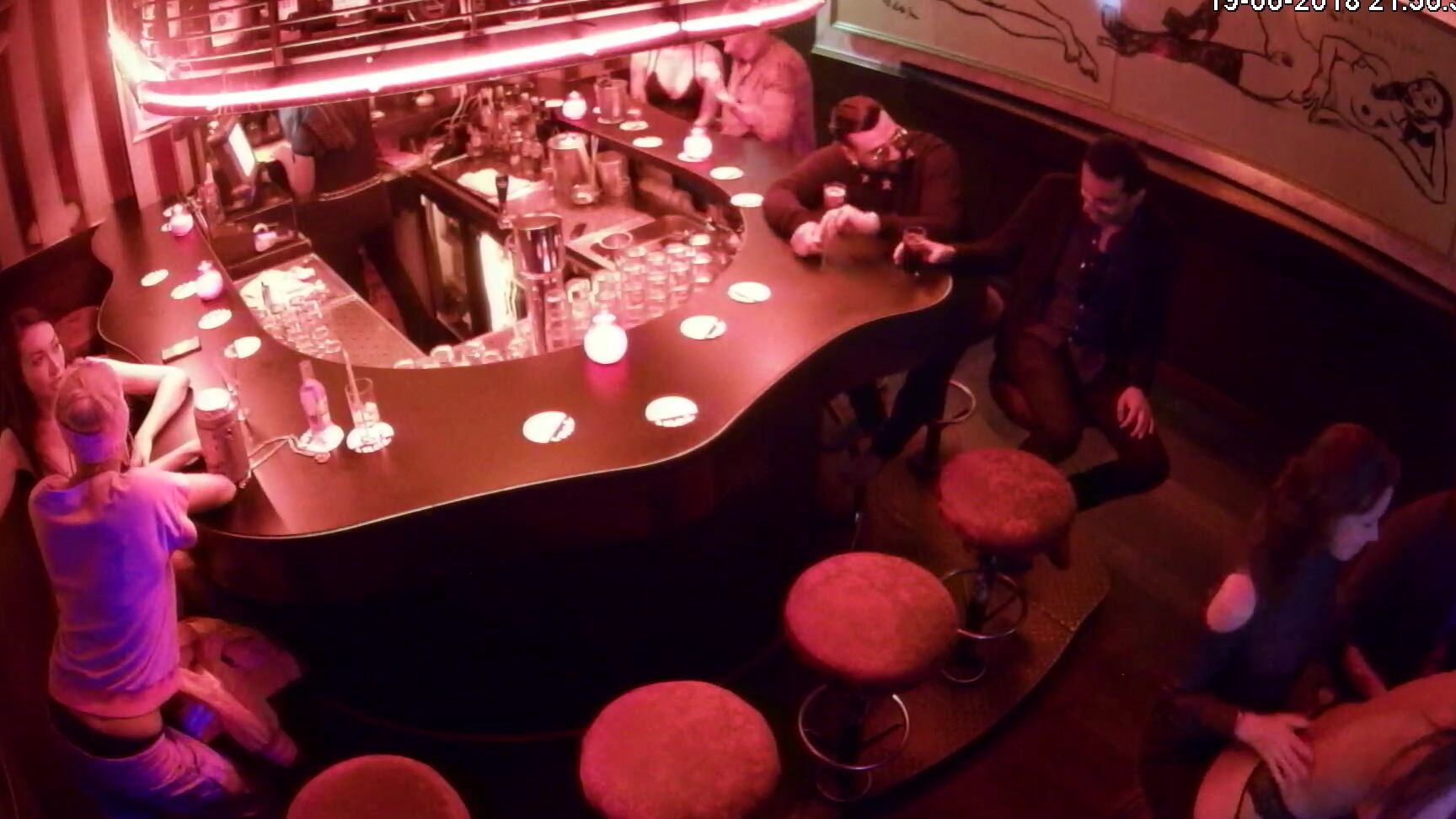 Watching what 's happening in Stripbar_1 SiteRip