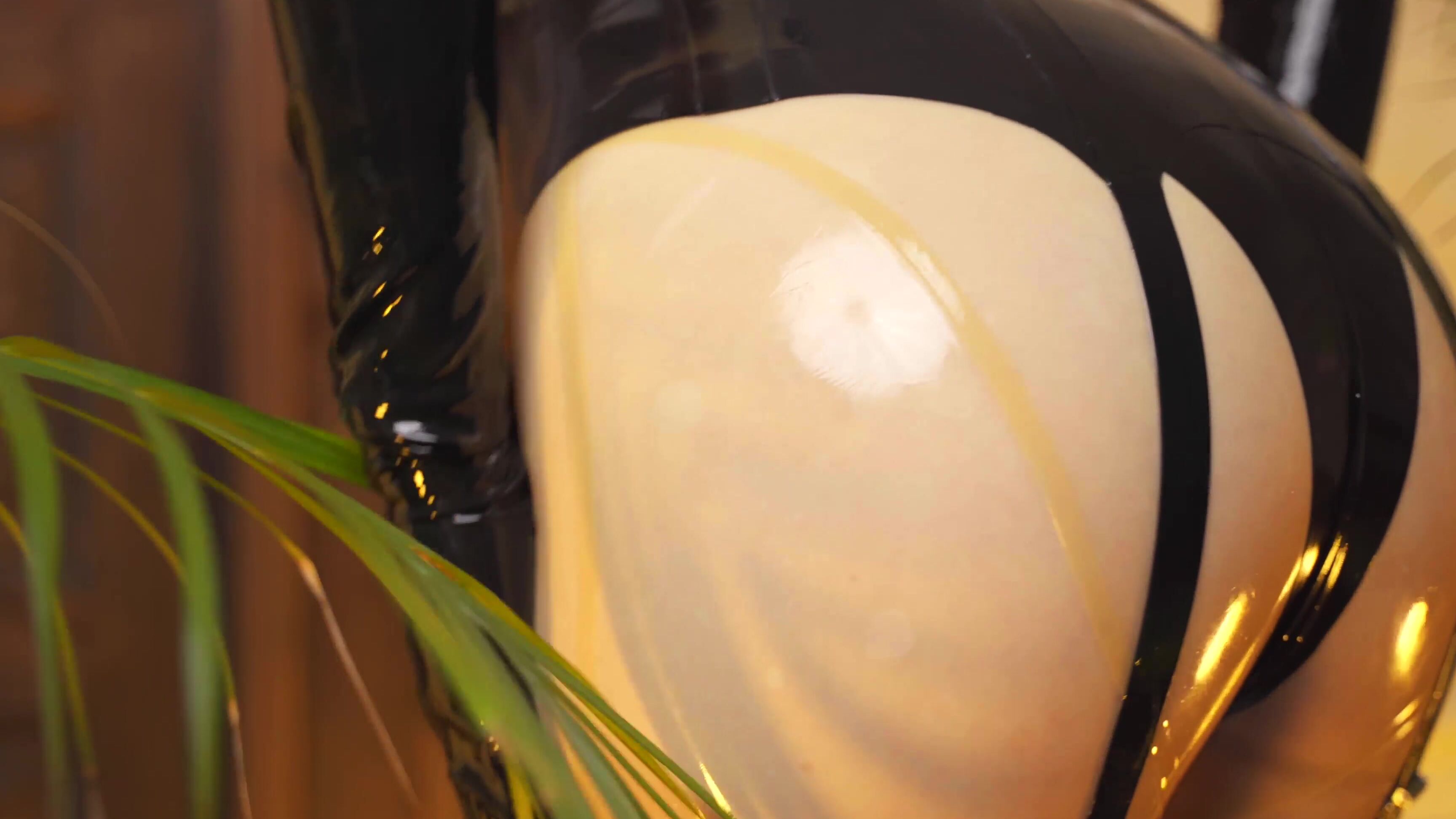 ASMR, Gloves, Latex, Liquid Latex, Sounding worship-the-divine-sounds-of-latex ManyVids