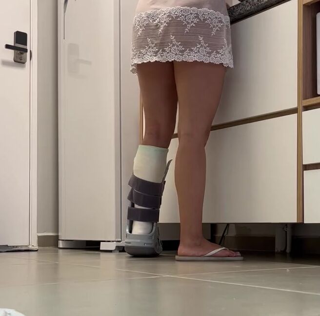 Miillee Santos Nicknamed Miillee Santos 03 07 2025 Onlyfans Video Washing Dishes With Plaster