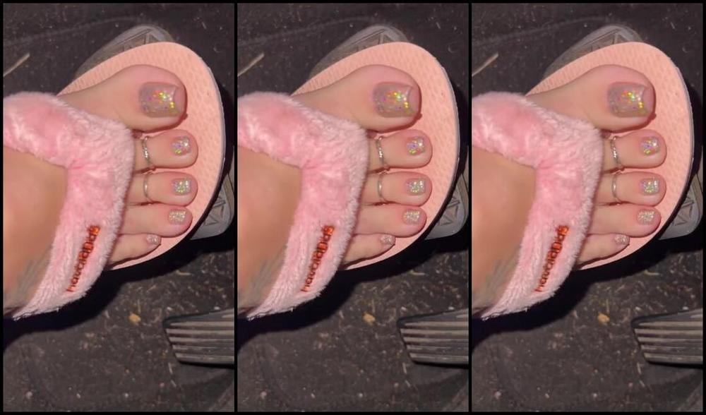 Footsiegalore Onlyfans Fluffy Flip Flop Dangling With My Fidgety Feet While I Wait In The Car It S So Dirty I Really Shoul