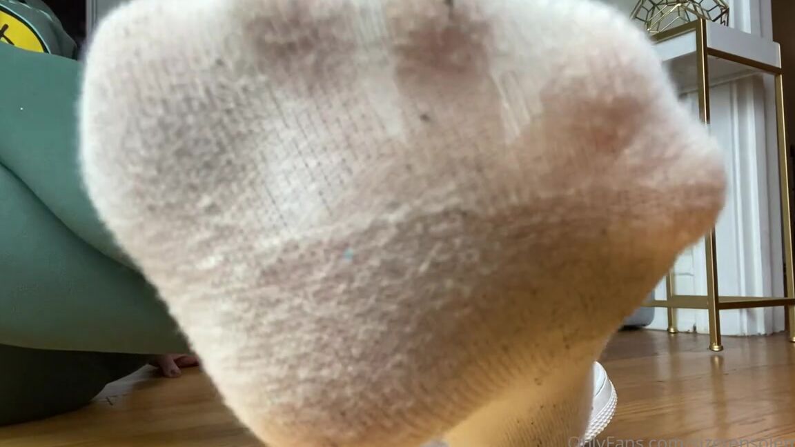 Sizetensolemates Onlyfans My Sticky Sweaty Toes Are In Need Of A Good Cleaning Especially After A Long Day In These Dirty