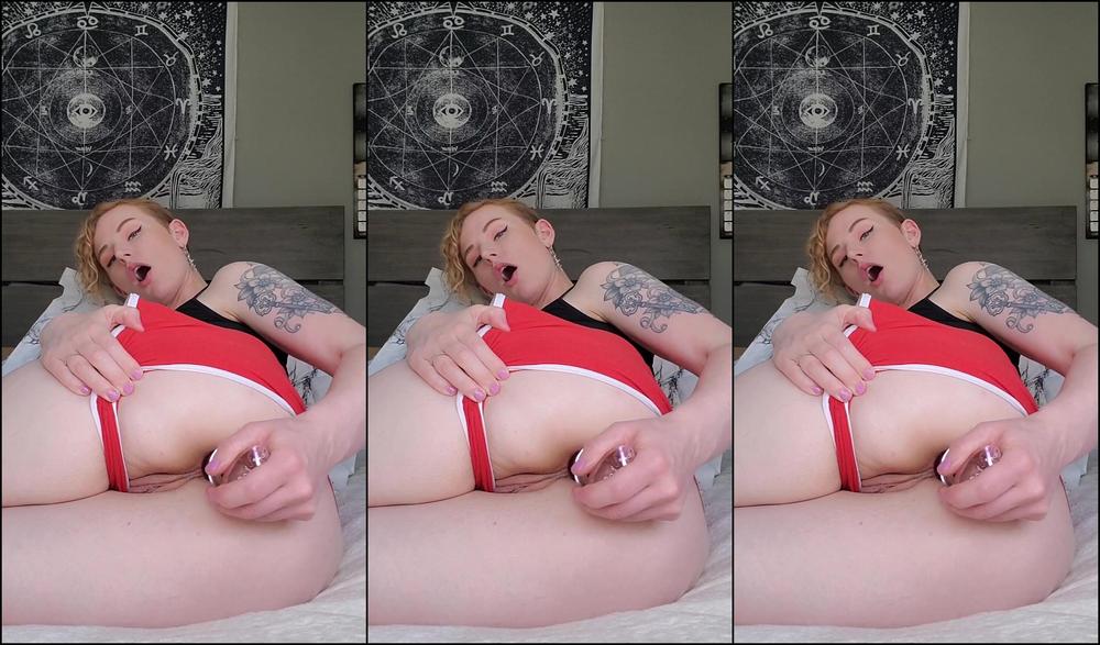 Strwberriebbxxx First Time I Ve Ever Put A Toy Up My Ass Literally I Loved It And The Glass Toy F