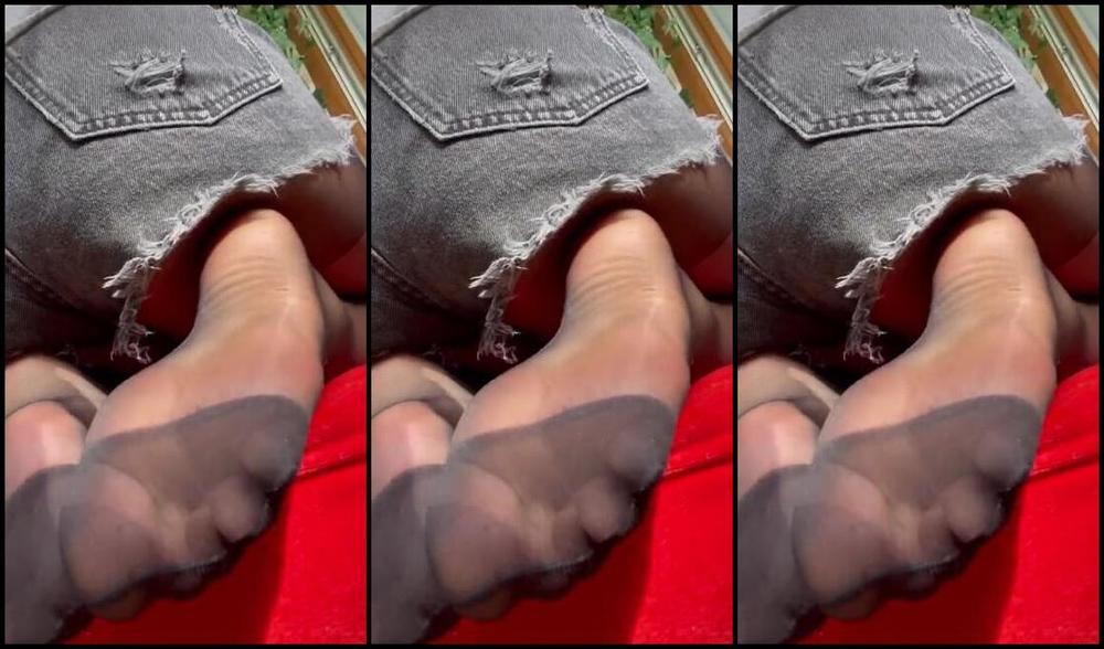 Queenfeetred Nicknamed Queenfeetred Onlyfans Video 2576