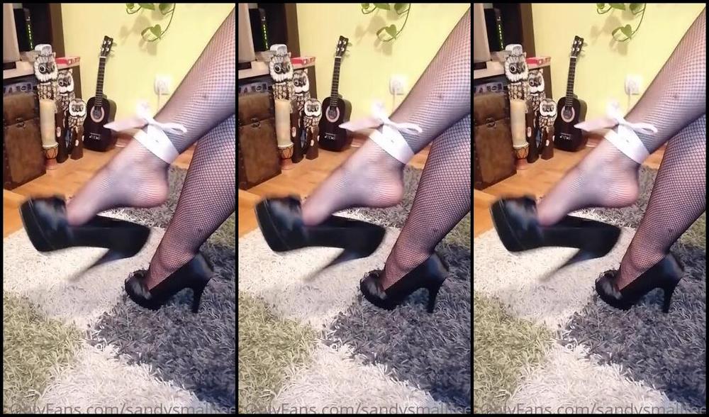 Mica Sandy Nicknamed Sandysmallfeet Onlyfans Something Special And Super Hot Feel Free To Tip Lr