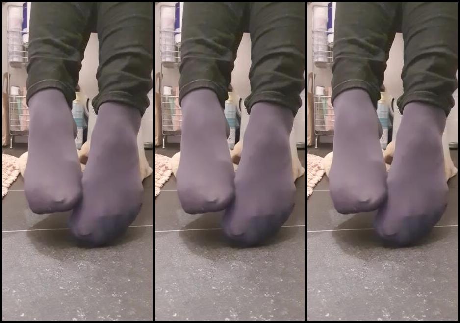 Miss B Nicknamed Missb52S Onlyfans 04 13 2022 On Your Knees To Worship My Nylons In The Morning