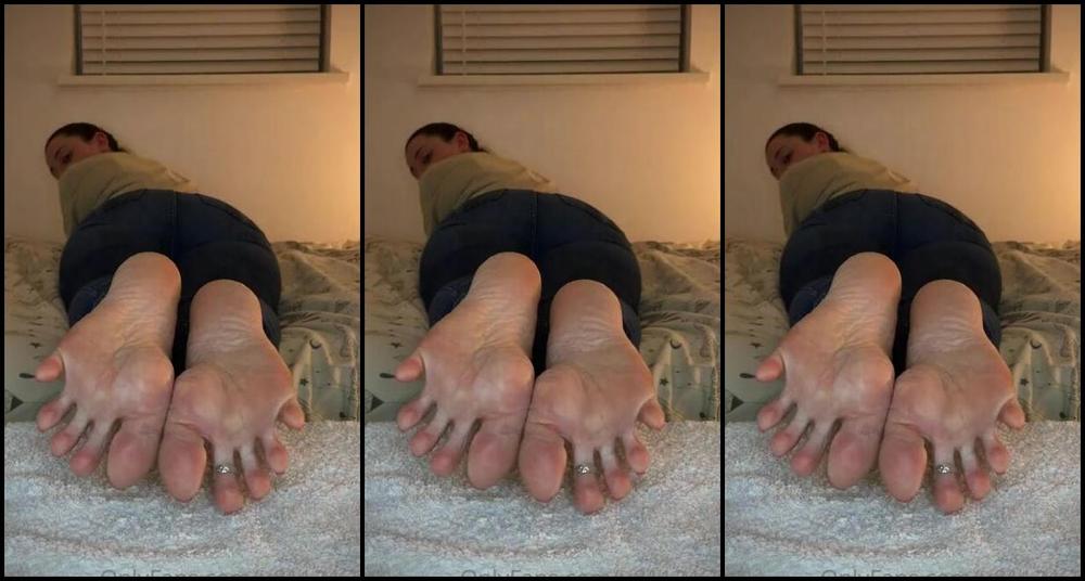 Mimisfeet1 Aka U81134601 Onlyfans My Stinky Wrinkly Cum Catchers Getting Fed So How Many Of You Dream About Dumping Your Hot