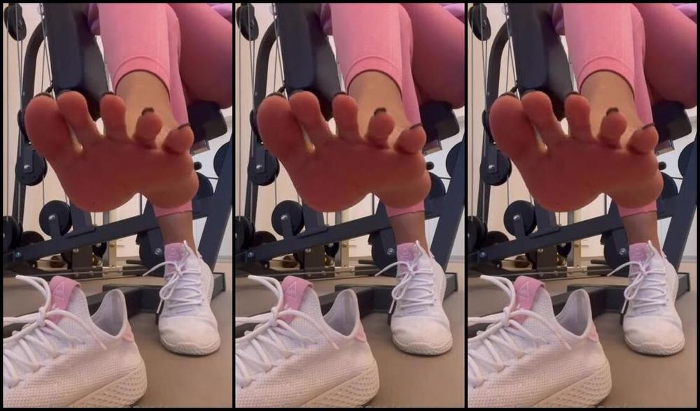 Alita Nicknamed Callmealita Onlyfans I M Posting One Of My Older Vid I Was At The Gym And After My Workout I Decided To Create A Cont