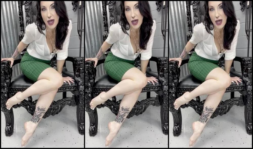 Temptress Raven Eve Aka Evetemptress Onlyfans I Am The Gift That Keeps On Giving