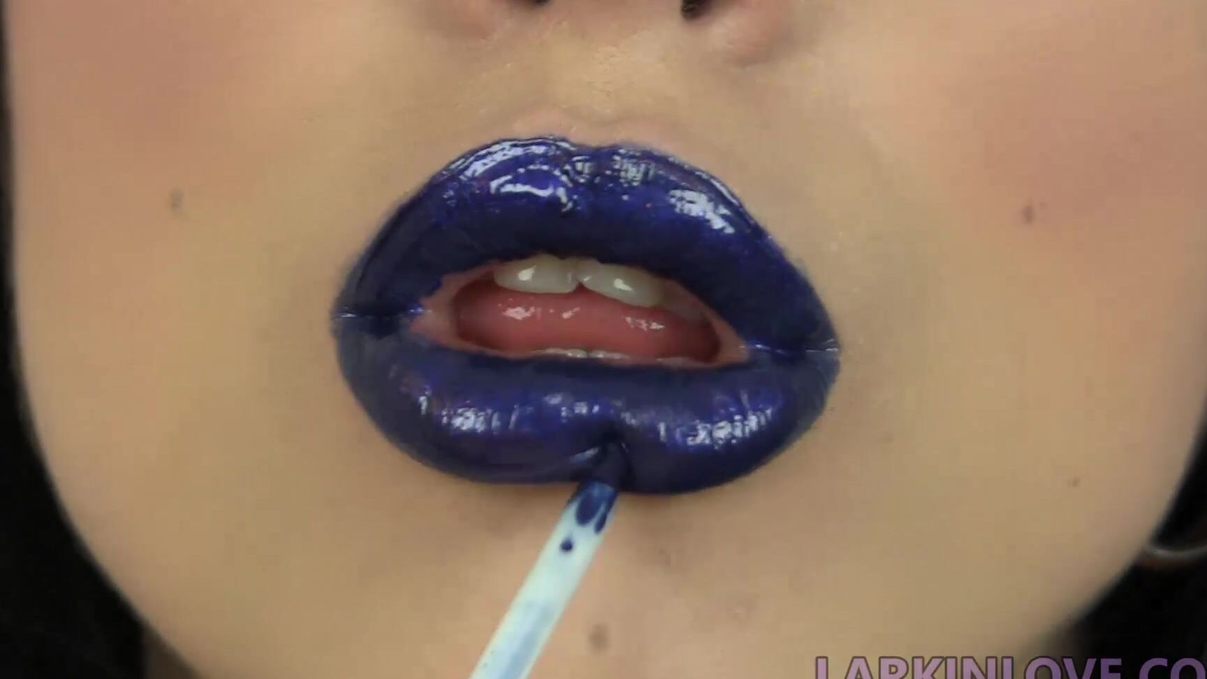 Larkin Love Blue Velvet Gloss