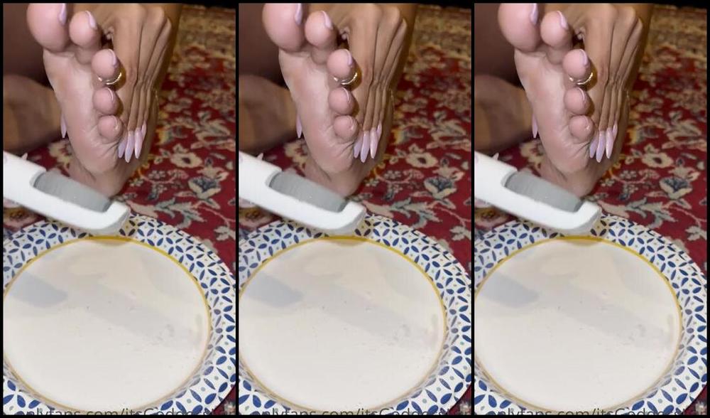 Goddess Lana Aka Itsgoddesslana Onlyfans Just A Little Foot Dusting Would You Swallow My Foot Dust Urt