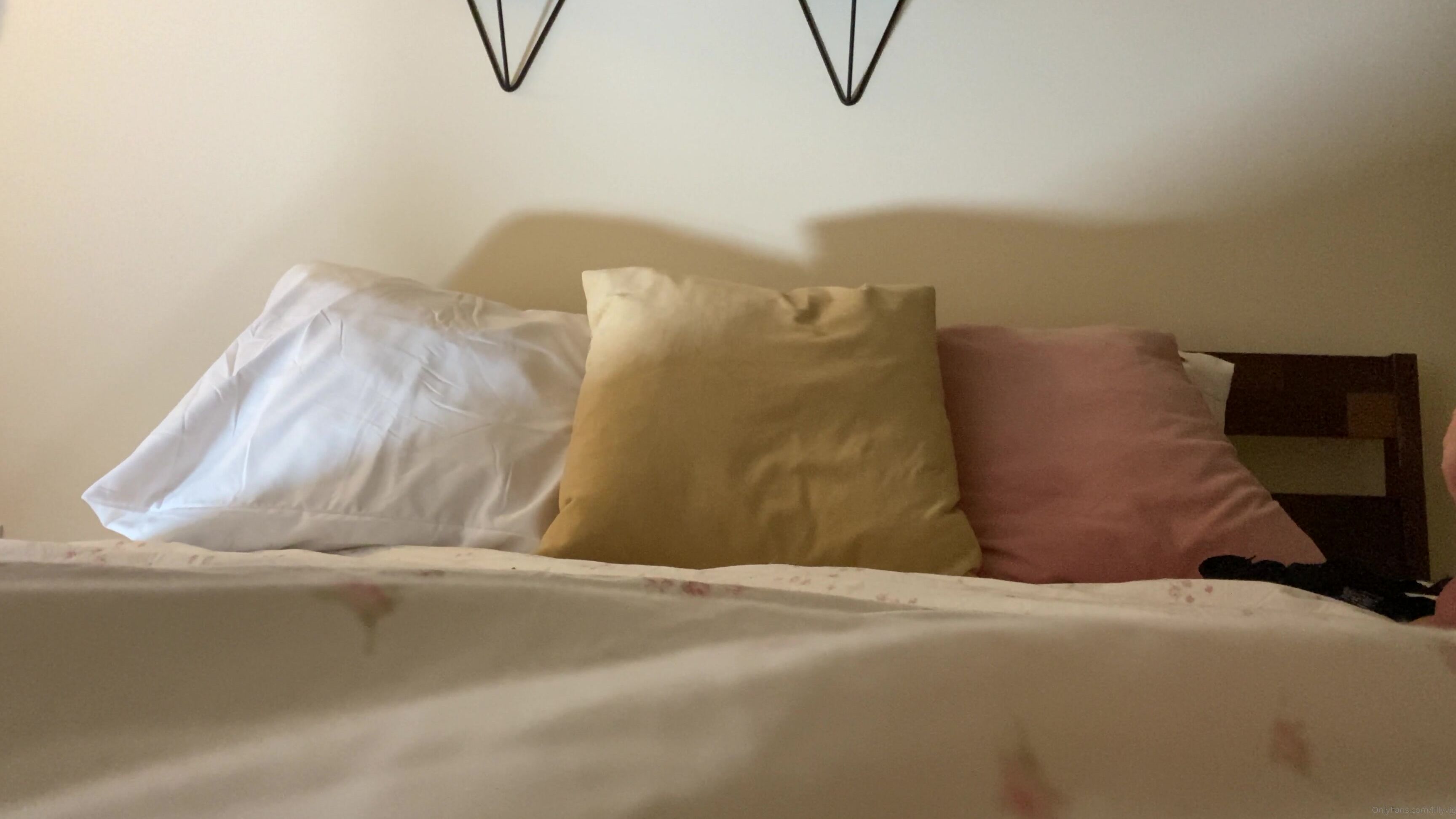 lillyvig-04-02-2021-2017217788-watch-me-take-a-9-inch-in-length-over-6-inch-in-girth-cock-dildo-up-my-ass