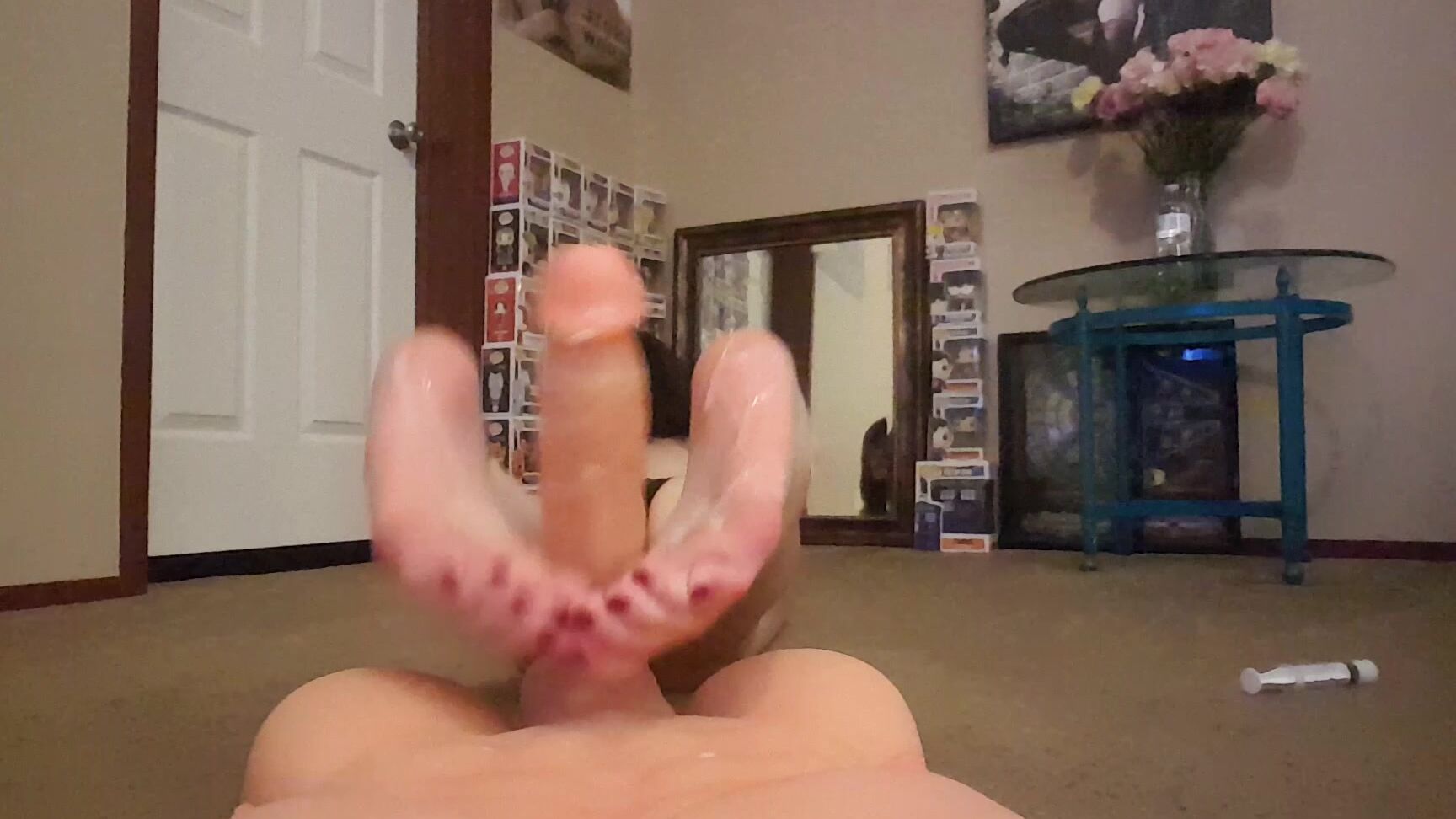 Frostyprincess Giving You A Footjob