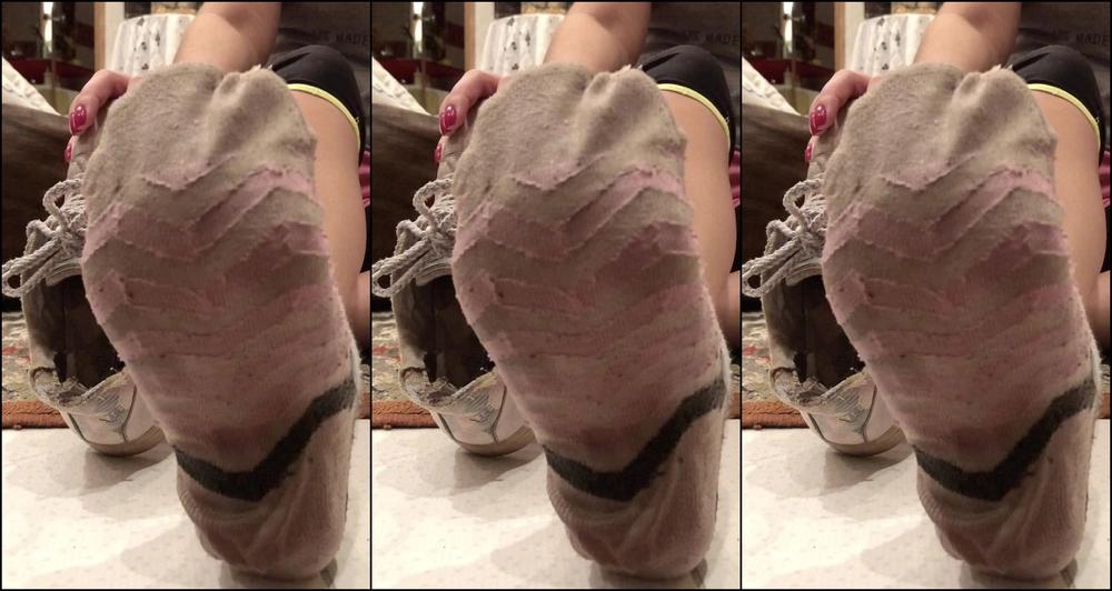 Goddesslohan 250889821 04 21 2020 Smelly Feet Chulezinho Pos Corrida T Nis Velho