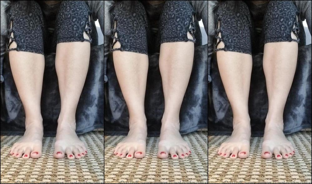 Jadezfeetplus 2052097138 03 11 2021 Shoe Put On Thursday 31121 It Is A Barefoot Kind Of Day My New Balance Sneakers Are