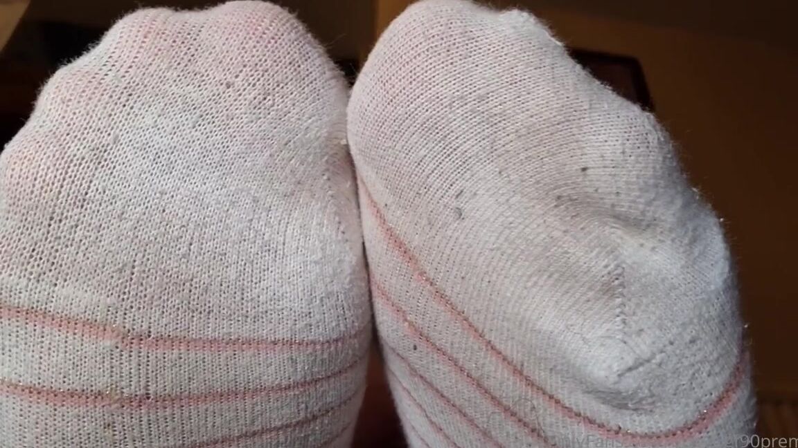 The Foot Queen Of England Aka Queengf90Premium Onlyfans Sweaty Gym Sock Removal