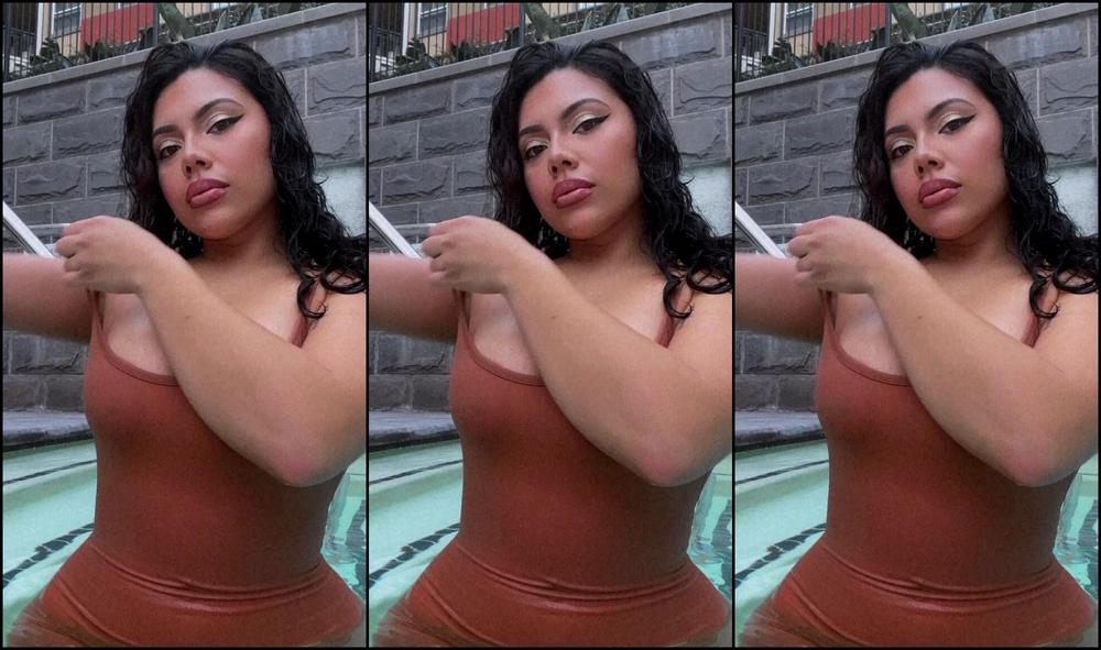 Beatrixbelleaux 2731479482 01 04 2023 Dripping Wet