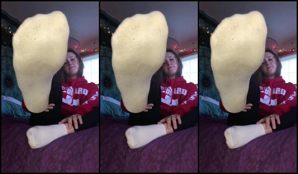 Goddess Flower Nicknamed Smokinflowers Foot Fetish 11 16 2023 Onlyfans Video A Little Sock Tease To Make You Thirsty This Thursday