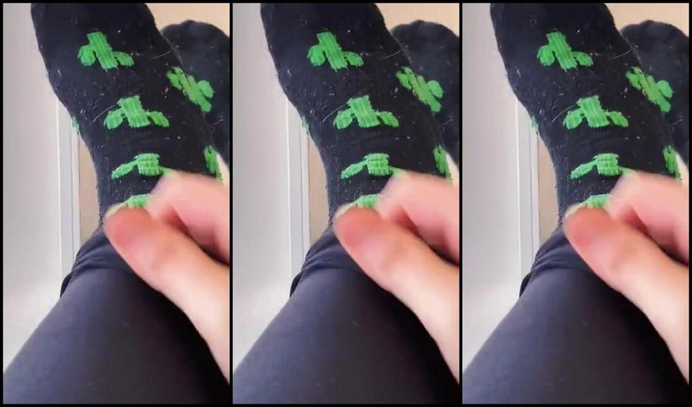 Goddess Ana Nicknamed Urfeetgirlofc Foot Fetish 09 05 2024 Onlyfans Video Do You Like Sweaty Socks
