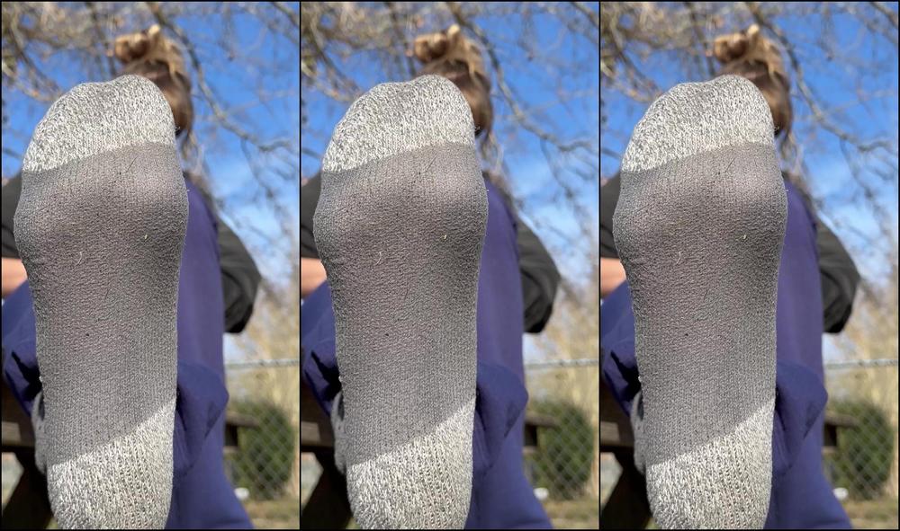 Goddesstalltasha 3159161349 01 12 2024 Would You Stop And Stare If You Saw Me On Your Park Bench