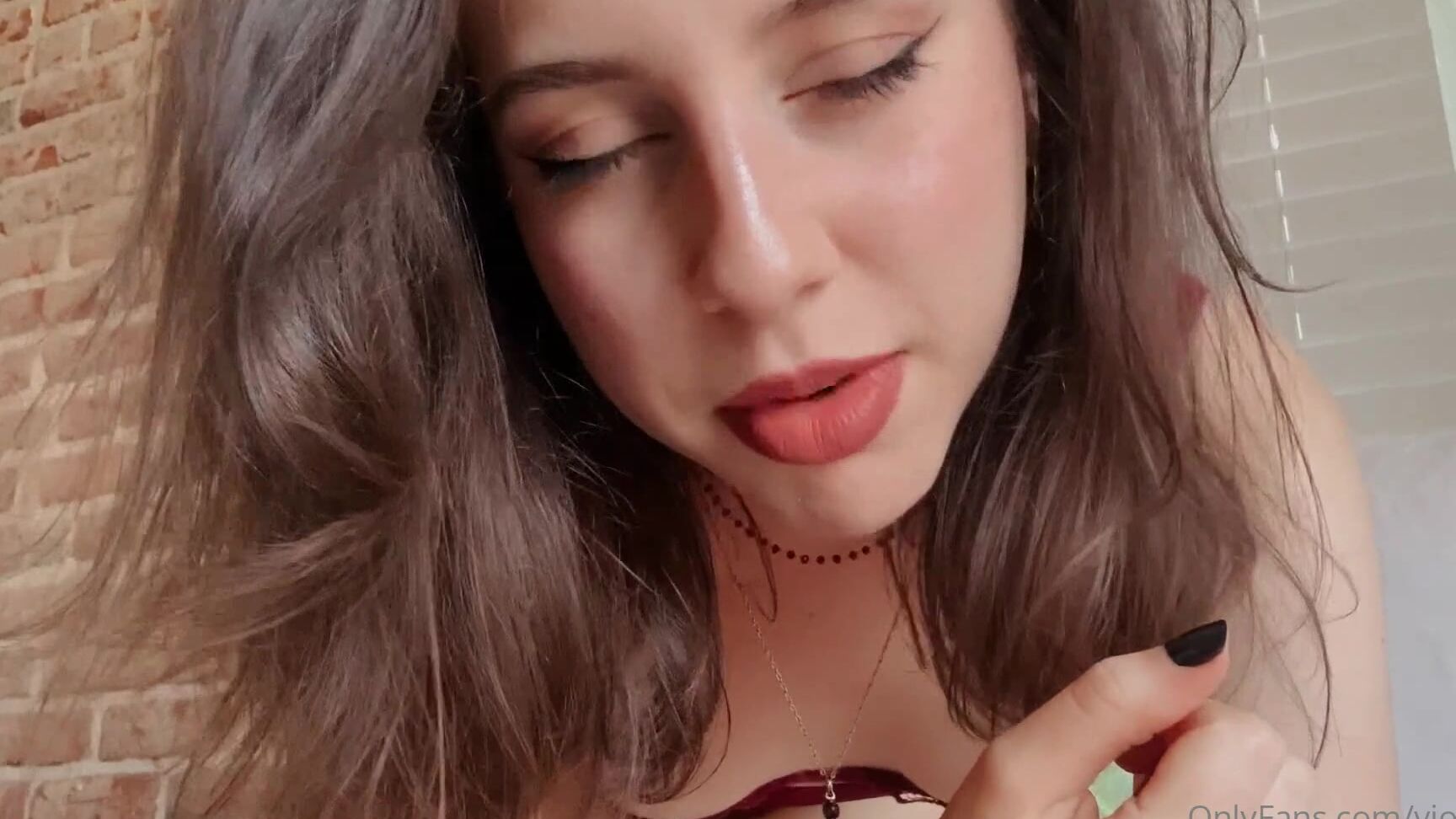 Violette Putting Another Loser In Their Place In This Hot Custom Clip