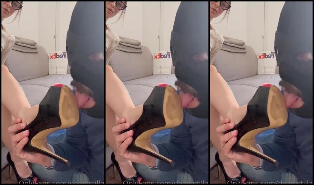 Deapistilla Nicknamed Deapistilla1 04 24 2023 Onlyfans Video Accavallo Le Gambe E Mi Faccio Pulire Scarpe E Piedi