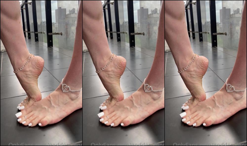 Goddessfendi 2494277832 06 20 2022 How Long Would You Be Able To Resist Touching Your Dick Or Begging Me To Let