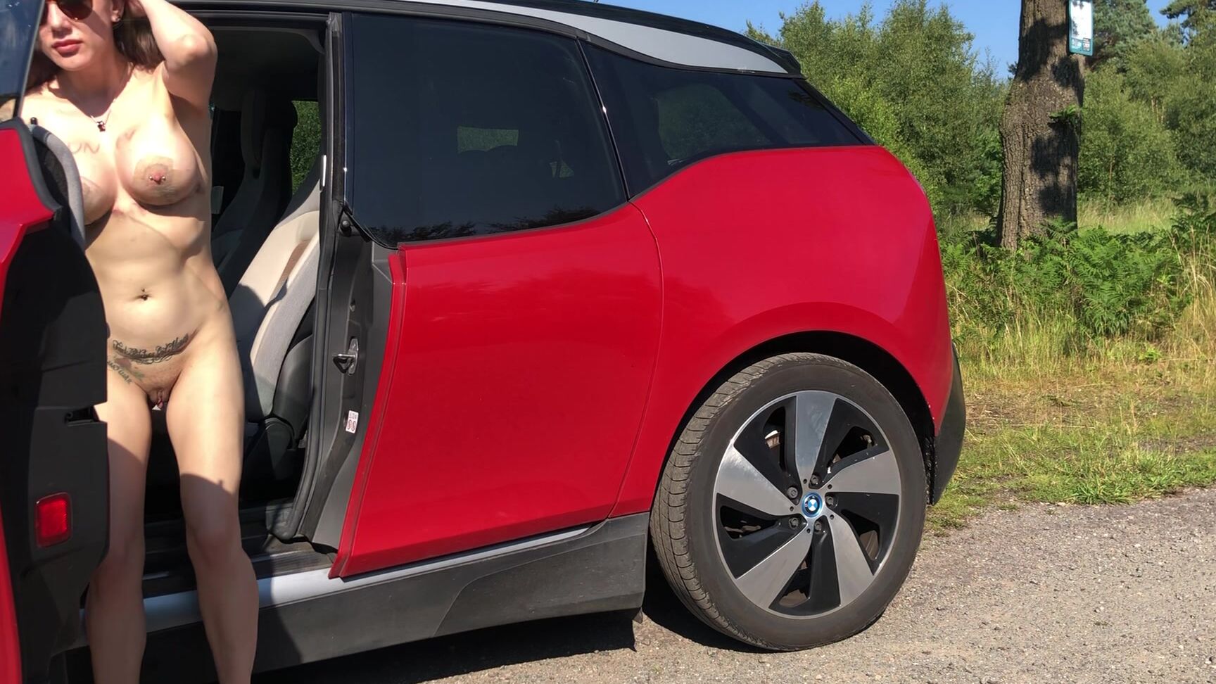 "SuzieLove212" amateur, car, public nudity, public outdoor, pussy play CAUGHT Naked Car Pussy Play manyvids